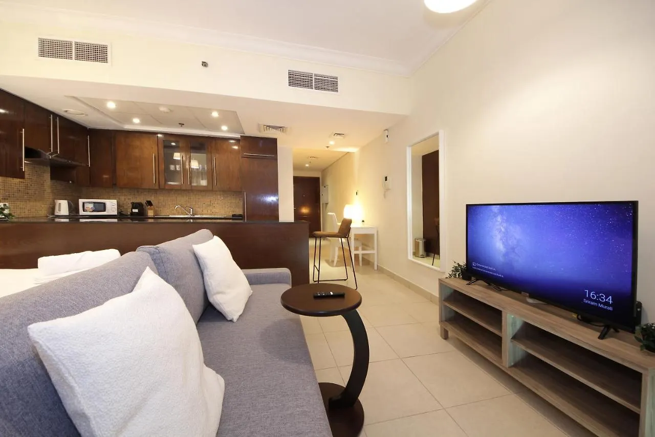 Prime Retreats - Downtown Dubai Apartment