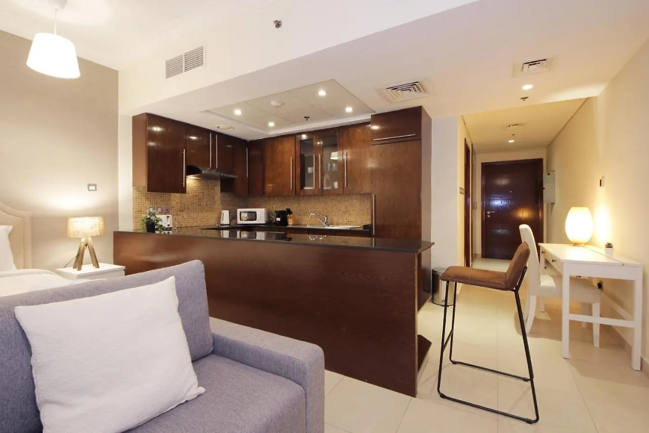 Prime Retreats - Downtown Dubai Apartment